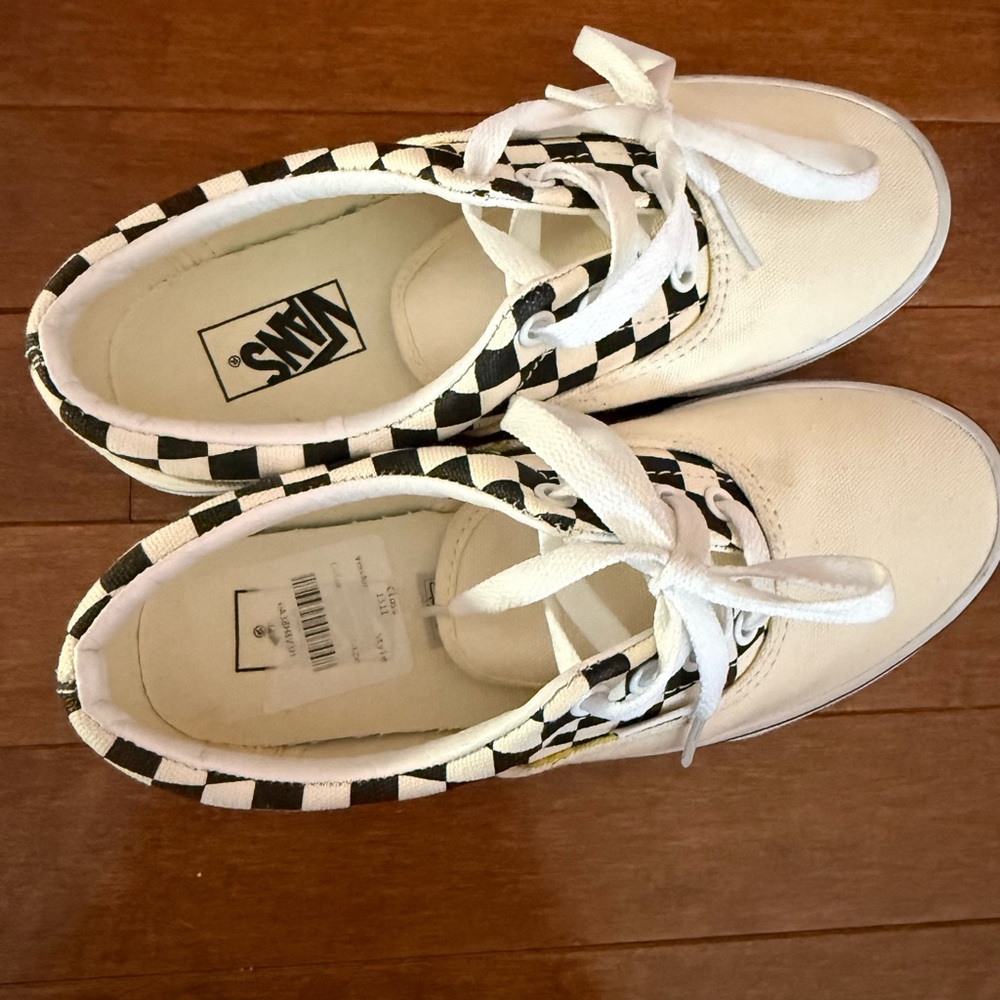 Kids’ Vans - Picture 3 of 6